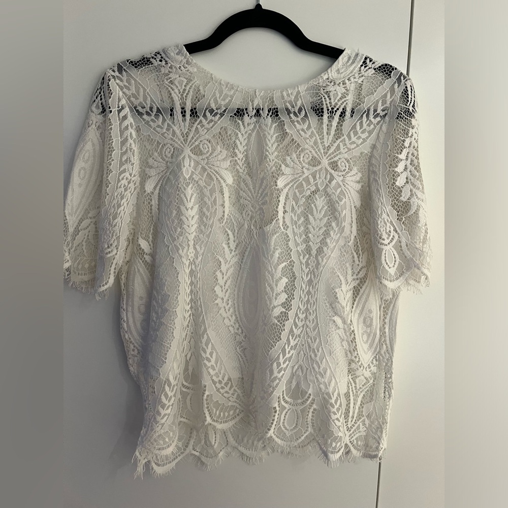 White cropped lace shirt